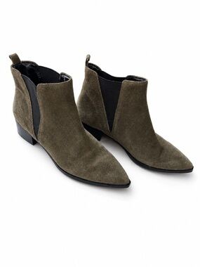 Marc Fisher Yale Olive Minimalist Suede Pointy Toe Chelsea Ankle Boots Size 8.5